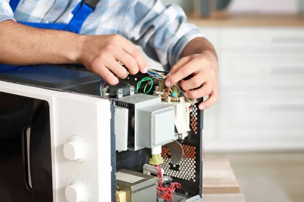 Преимущества ремонта техники на дому