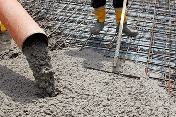 Бетон, цемент, ЗБВ: на що звертати увагу при будівництві