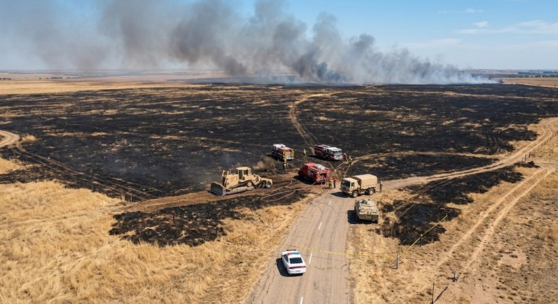 Трагедия на учениях в США: Падение вертолета Apache унесло жизни двоих пилотов Аэроснимки поля в Техасе с местом локализации природного пожара