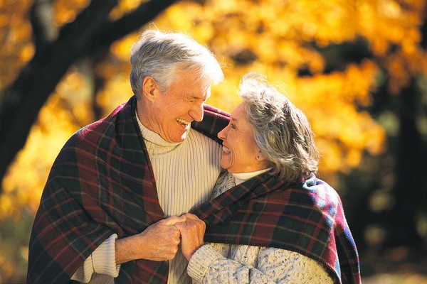 Сайты знакомств для пожилых людей: основные особенности